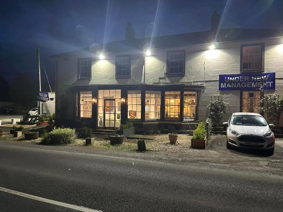 Bed and Breakfast The Penruddocke Arms Dinton  Exteriér fotografie