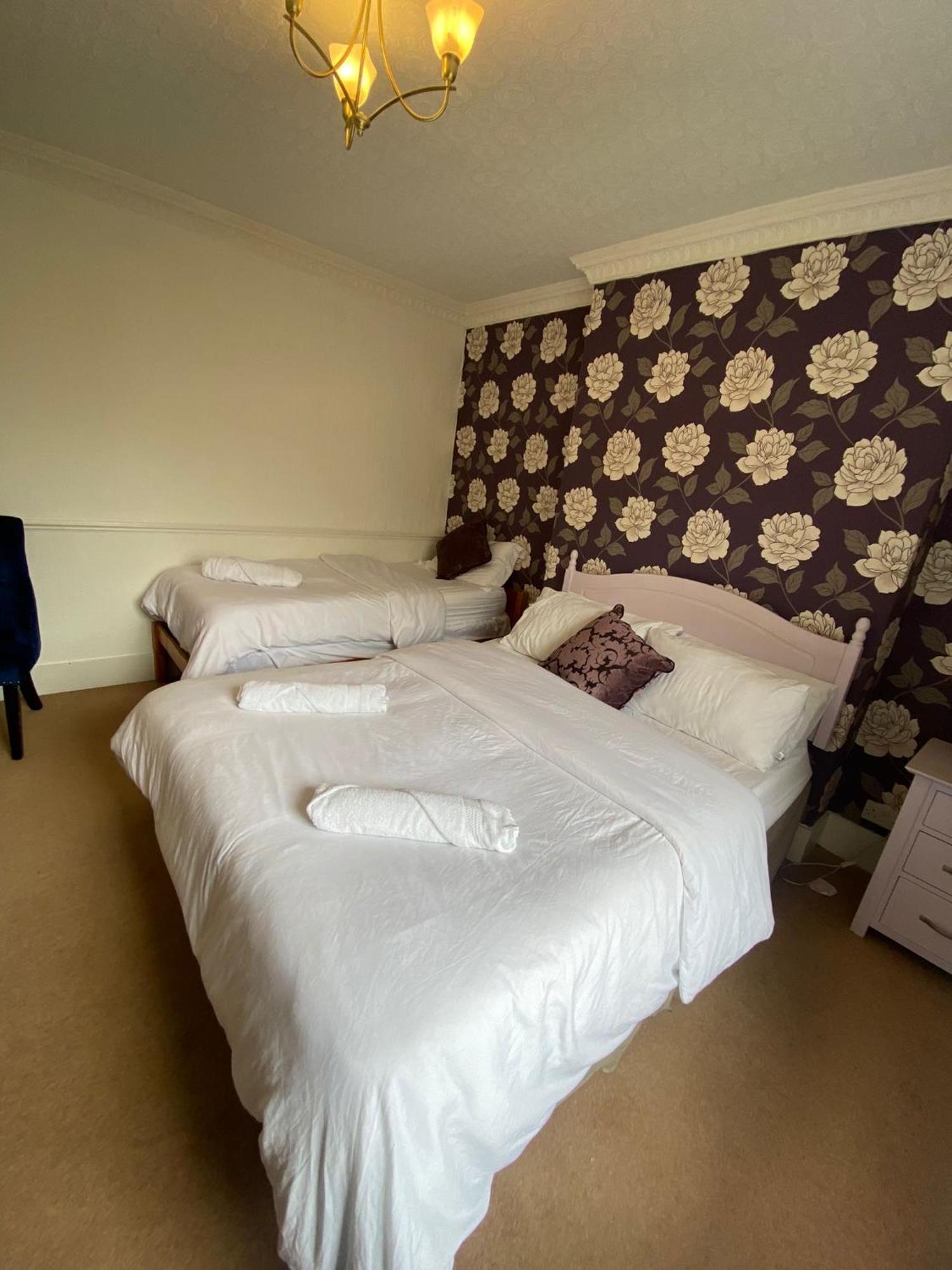 Bed and Breakfast The Penruddocke Arms Dinton  Exteriér fotografie