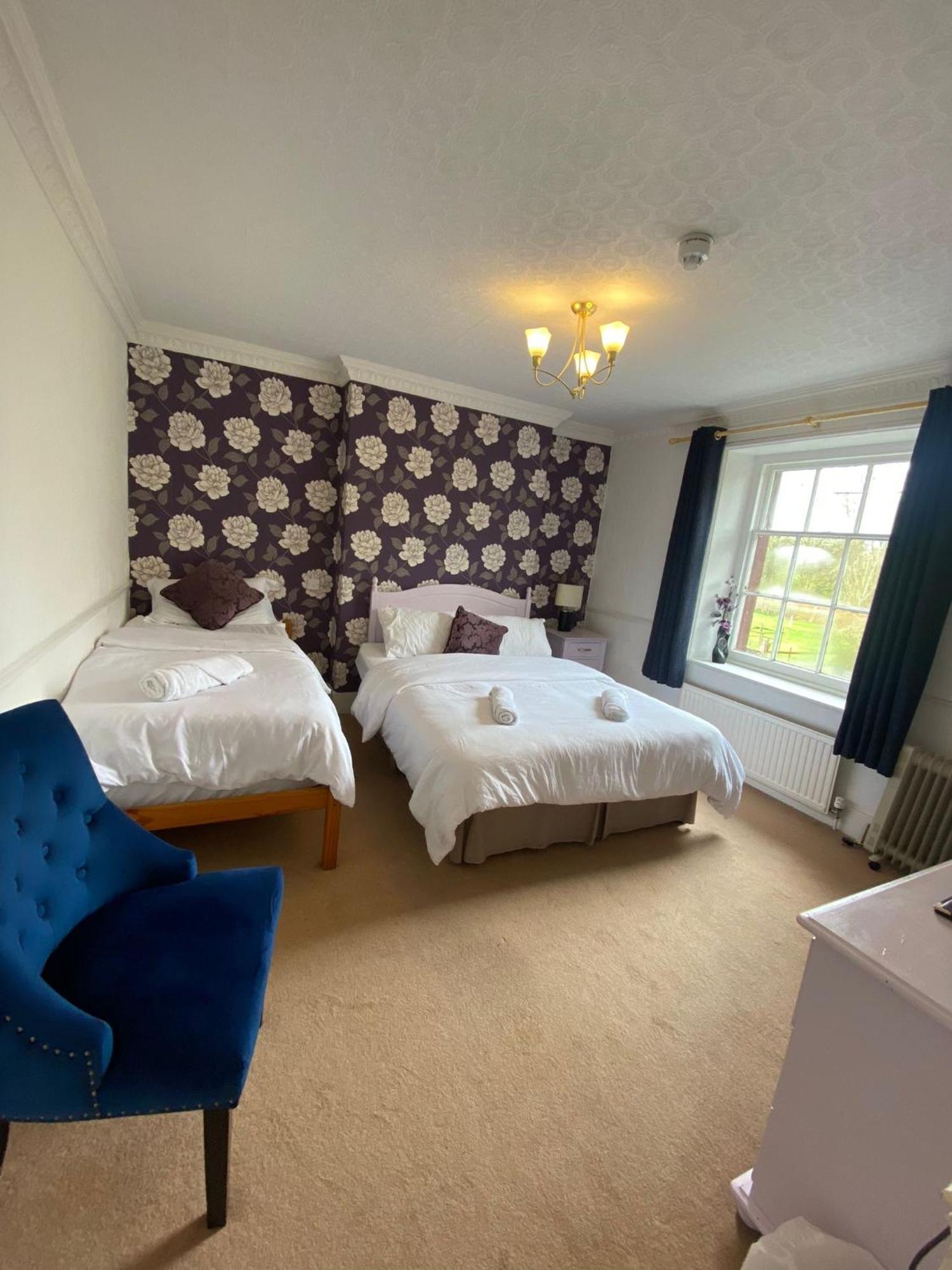 Bed and Breakfast The Penruddocke Arms Dinton  Exteriér fotografie