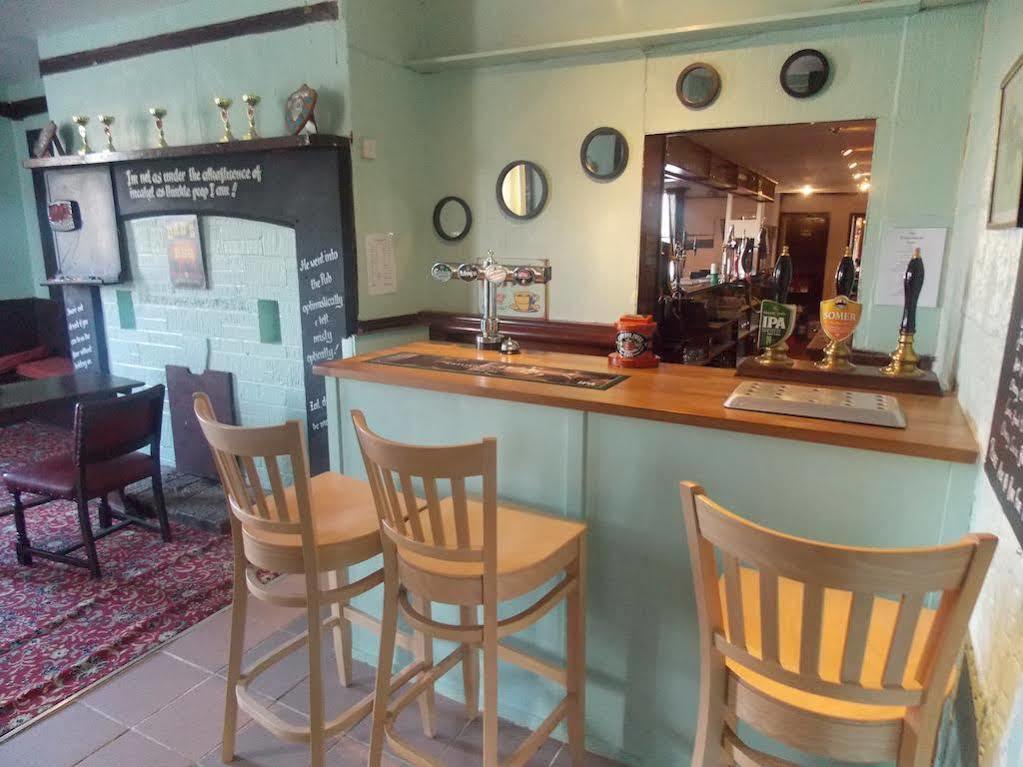 Bed and Breakfast The Penruddocke Arms Dinton  Exteriér fotografie