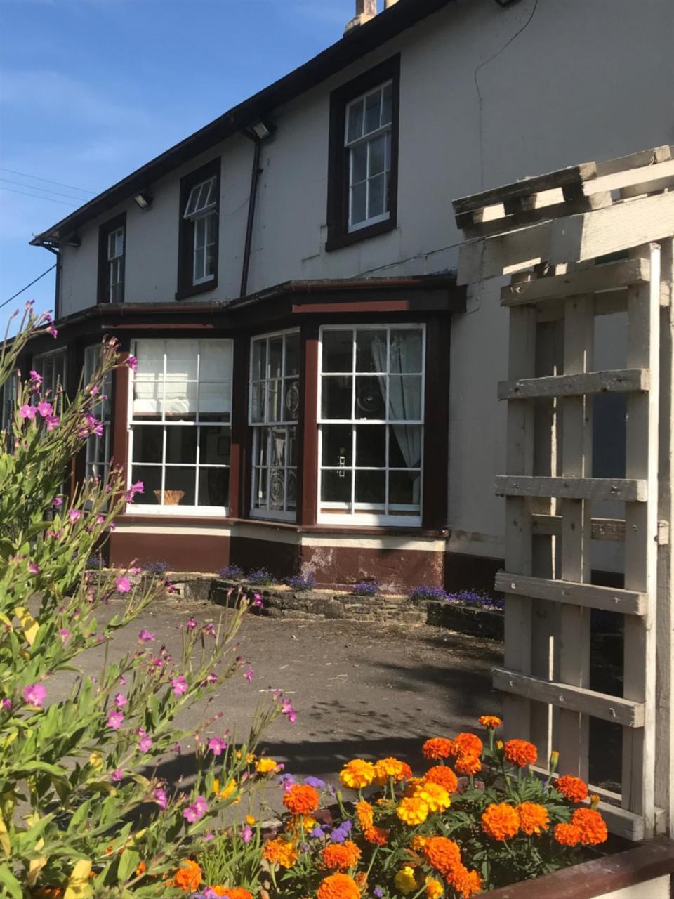 Bed and Breakfast The Penruddocke Arms Dinton  Exteriér fotografie